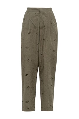 pleated-trousers
