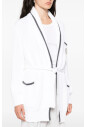 cardigan-blanc-avec-logo-patch