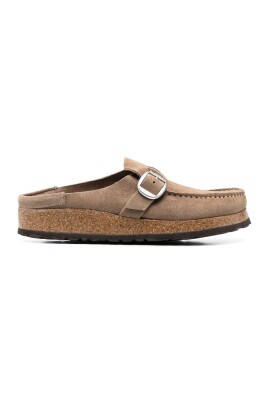 sandales-beige-pour-tenues-estivales