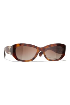Solbriller fra Chanel (2023) online hos Miinto