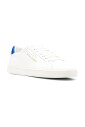 baskets-en-cuir-avec-detail-perfore