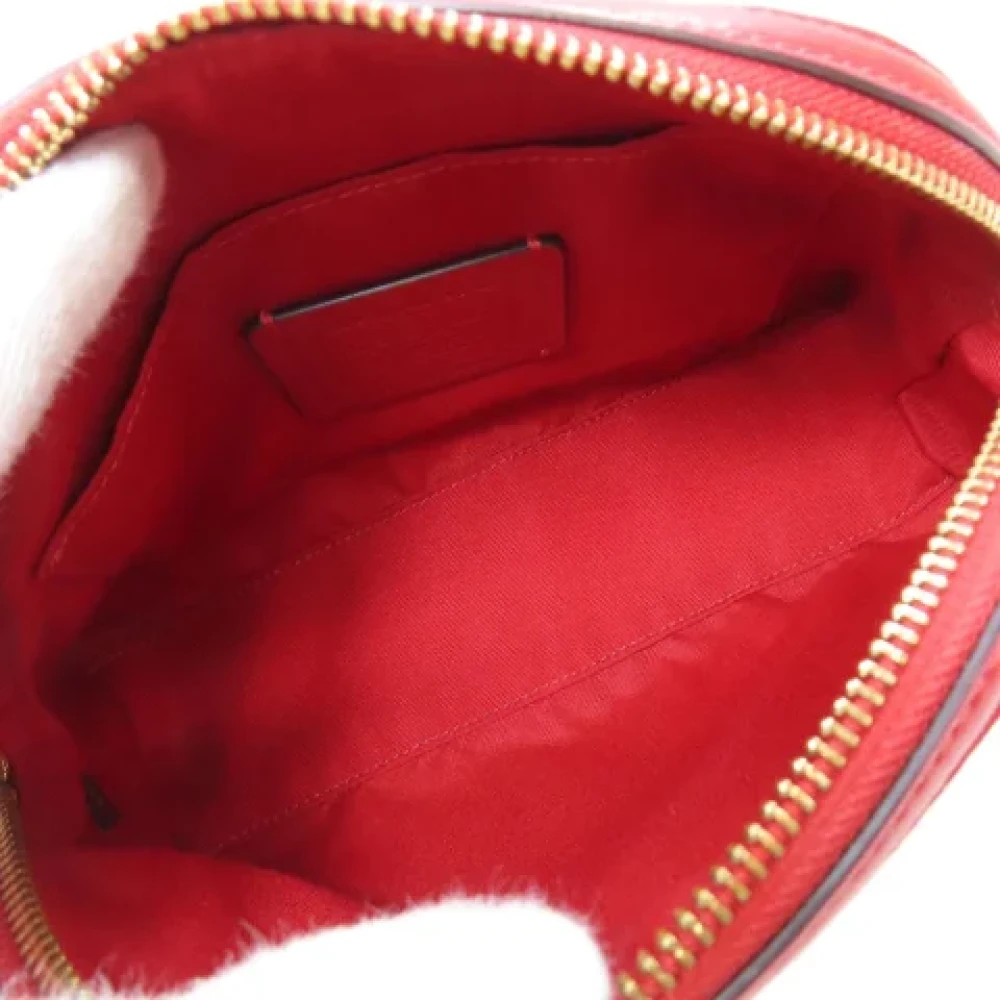 Coach Pre-owned Plastic shoulder-bags Red Dames