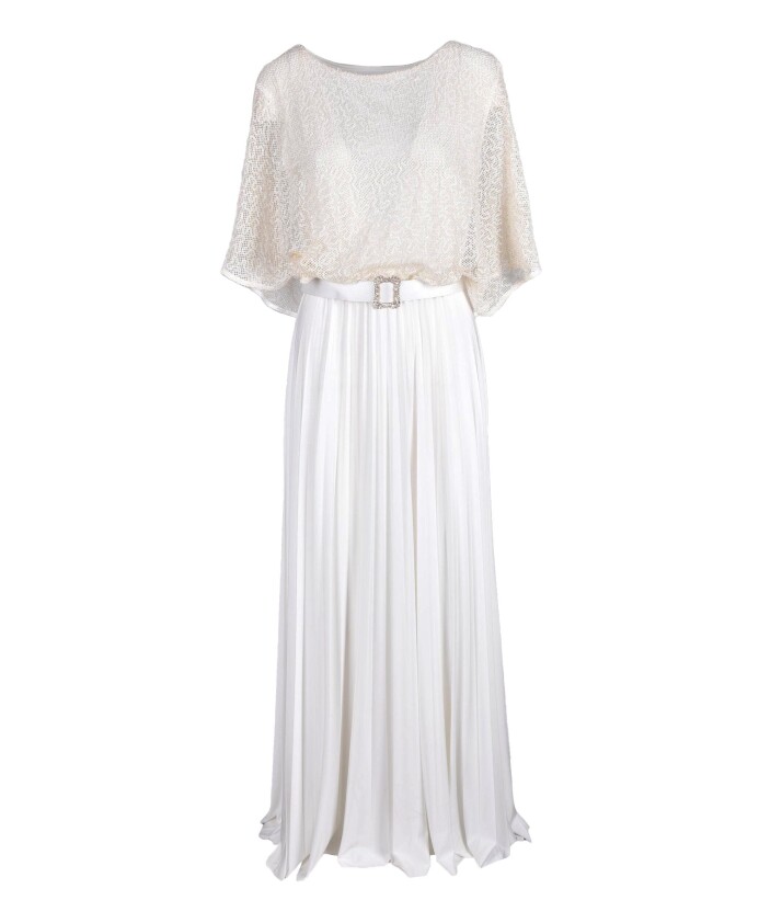 longue-robe-plissee-a-manches-cape