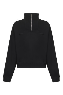 black-sweater-with-zip-closure