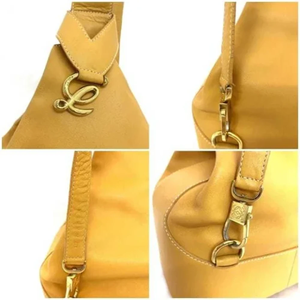 Loewe Pre-owned Leather crossbody-bags Orange Dames