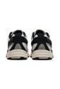 chaussures-de-course-millenium-blanc-noir
