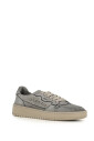 sneakers-gris-clair-cuir-souple-semelle-en-caoutchouc