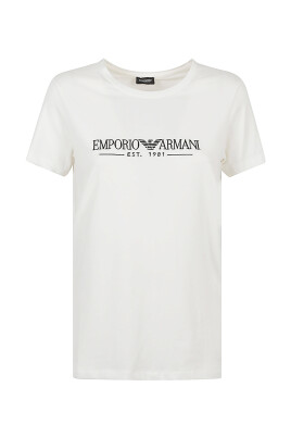 white-t-shirts-and-polos