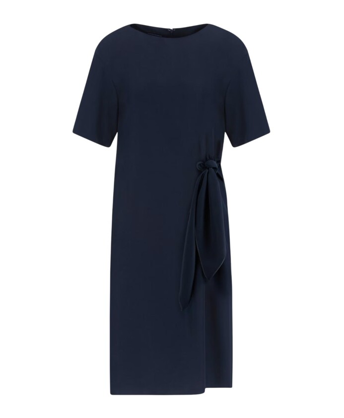 robe-bleue-avec-col-rond