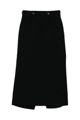 black-buttoned-skirt-with-pockets
