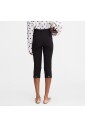pantalon-capri-noir-avec-style-francais