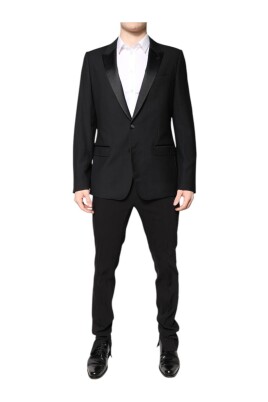 slim-fit-suit-with-blazer-and-pants