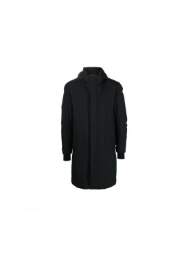 parka-noire-en-duvet-avec-gore-tex