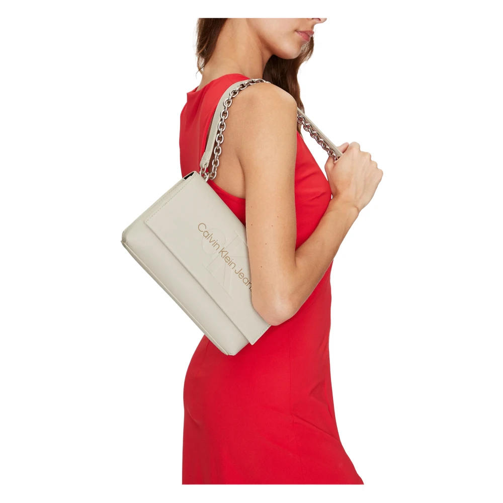 Calvin Klein Jeans Eco-Leren Flap Tas met Ketting Beige Dames