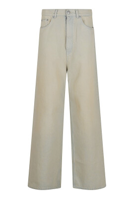 chic-nude-andamp-neutrals-jeans