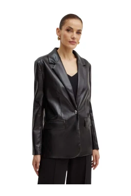 Lia Blazer