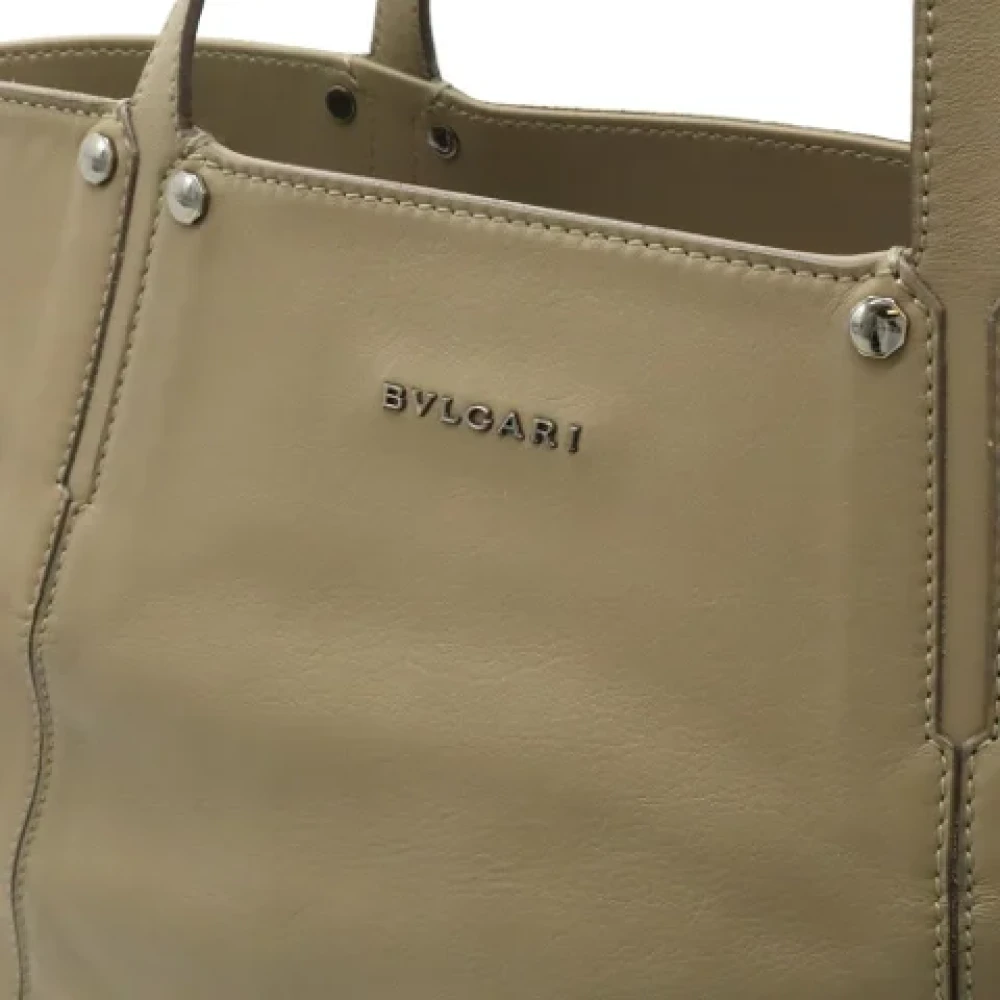 Bvlgari Vintage Pre-owned Leather shoulder-bags Gray Dames