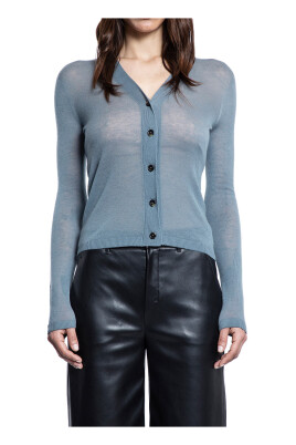 pull-en-laine-bleu-a-col-en-v