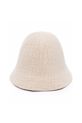 Hatt med sprucken textur