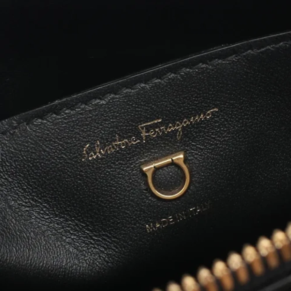 Salvatore Ferragamo Pre-owned Leather shoulder-bags Black Dames