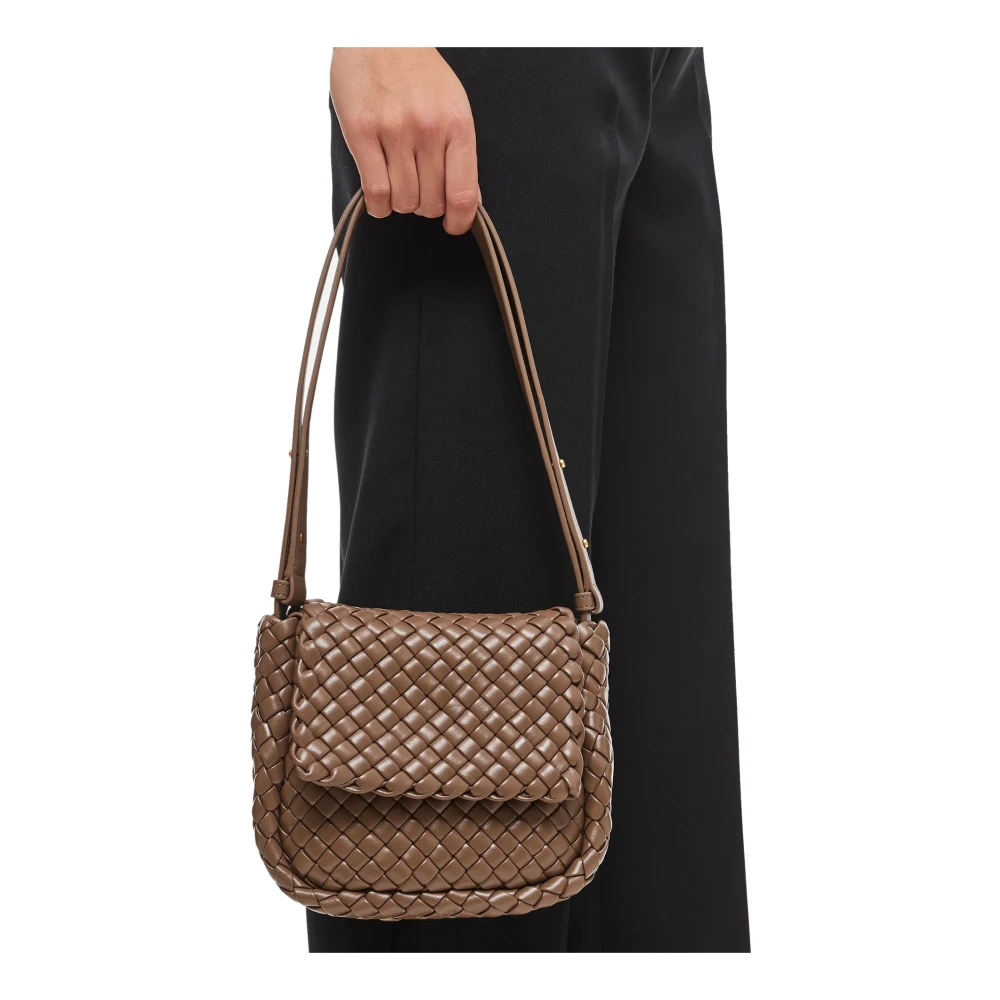 Bottega Veneta Kleine schoudertas in Taupe Grey-Gold Brown Dames