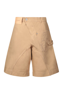 shorts-bermuda-beige-design-asymetrique