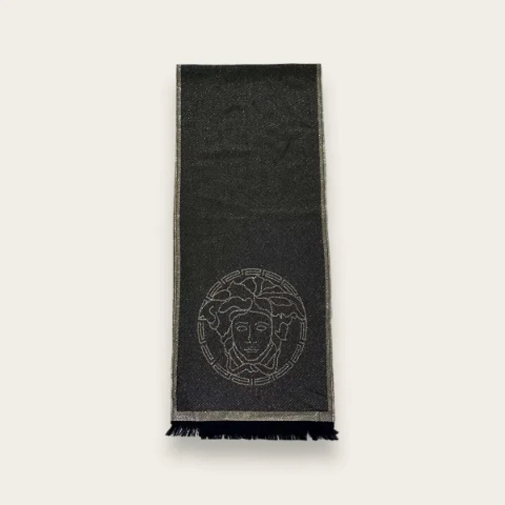 Versace Pre-owned Fabric scarves Gray Dames