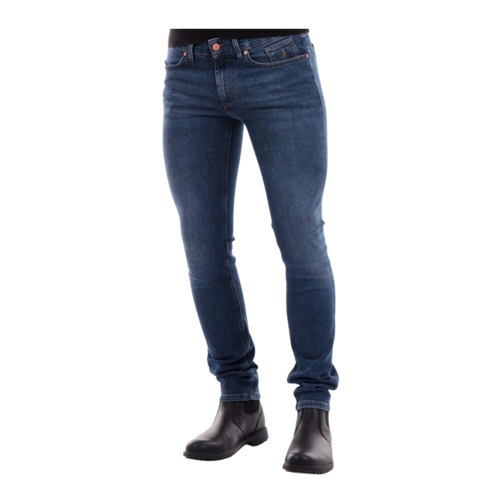 Shop fashion from Jeckerson online at Miinto