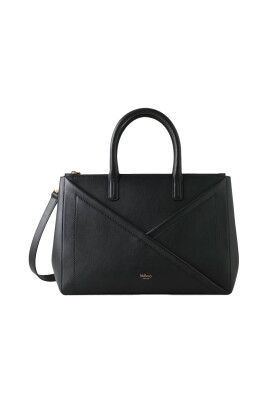 zipped-top-handle-black-bag