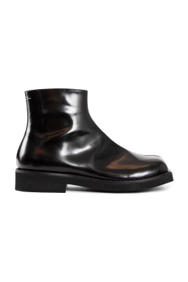 black-leather-ankle-boots-stylish