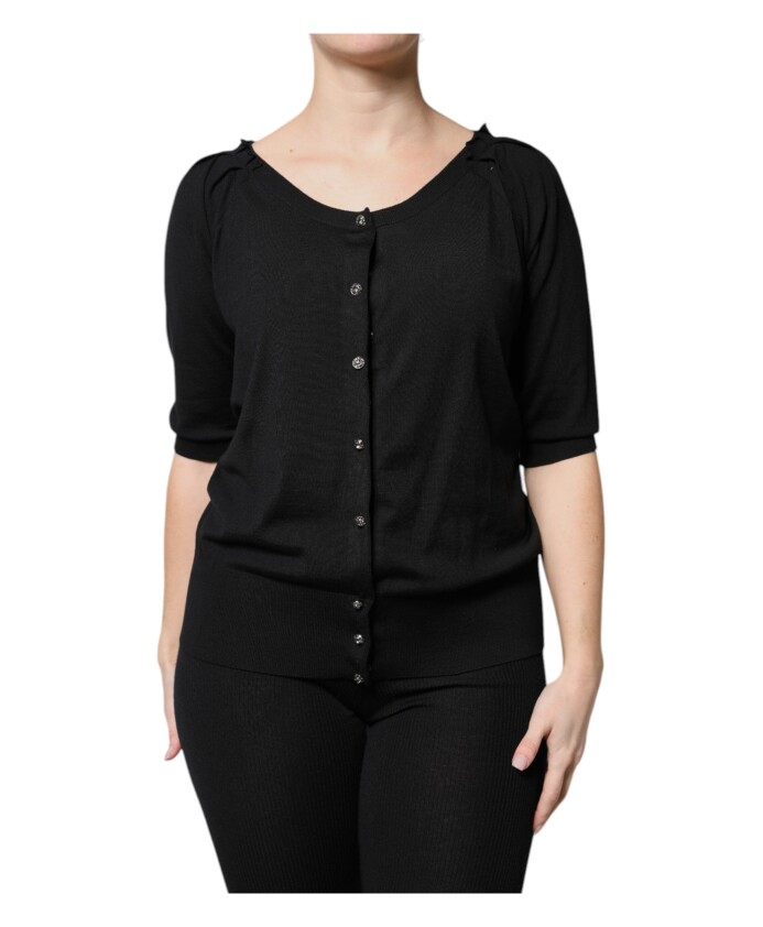 zwarte-knoopsluiting-wollen-blouse