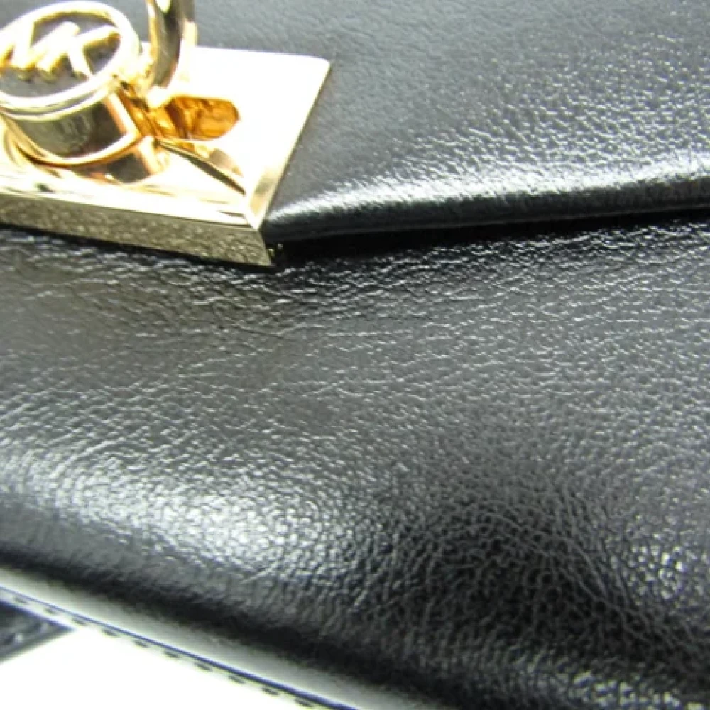 Michael Kors Pre-owned Canvas shoulder-bags Black Dames