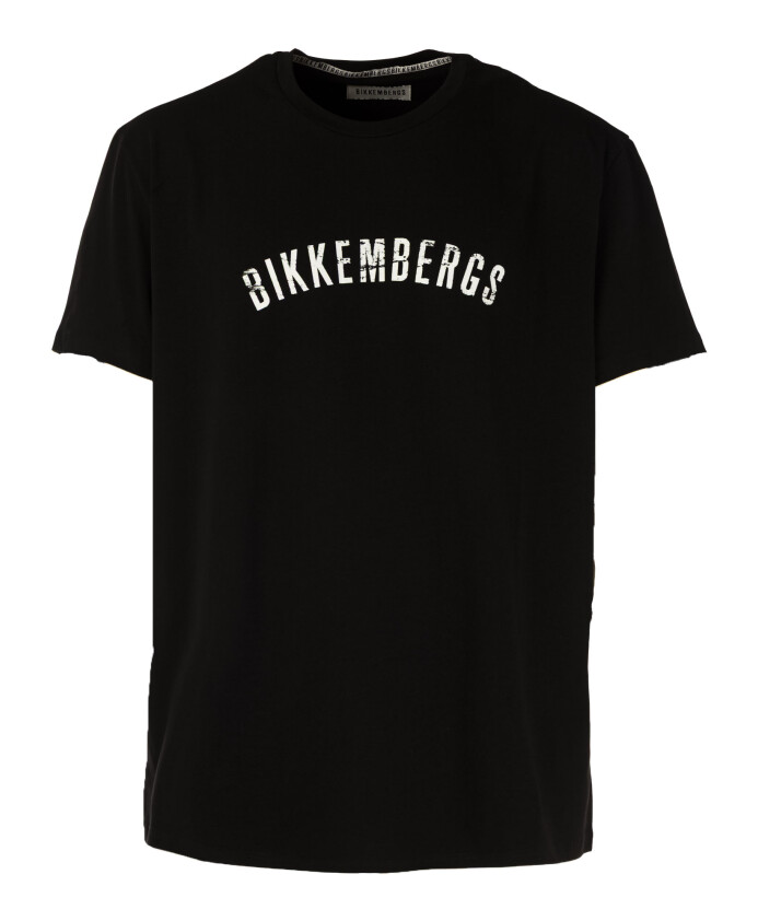 t-shirt-dynamique-et-raffine