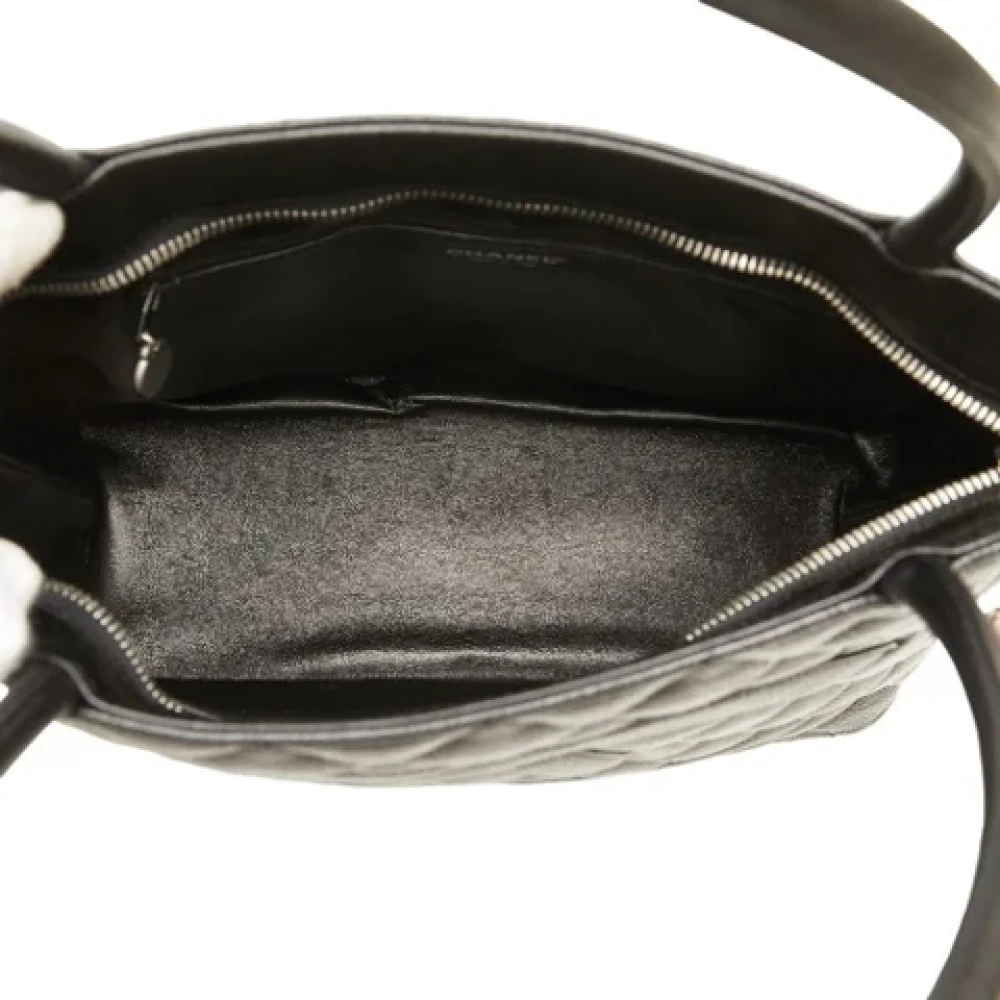 Chanel Vintage Pre-owned Leather totes Black Dames