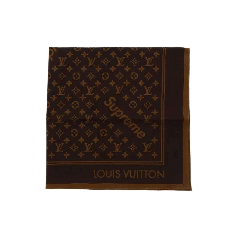 Louis Vuitton Vintage Pre-owned Silk scarves Brown Dames