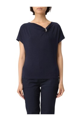 elegant-sort-crewneck-t-shirt