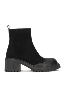Svarta block ankelboots tillverkade av kombinerade material