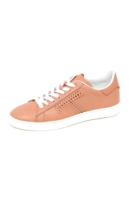 modele-de-chaussure-blush-fonce-perfore