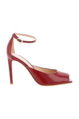 leather-pumps-with-bow-buckle