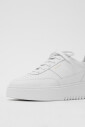 sneaker-vintage-fait-main-avec-semelle-en-caoutchouc