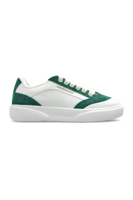 sports-shoes-with-logo