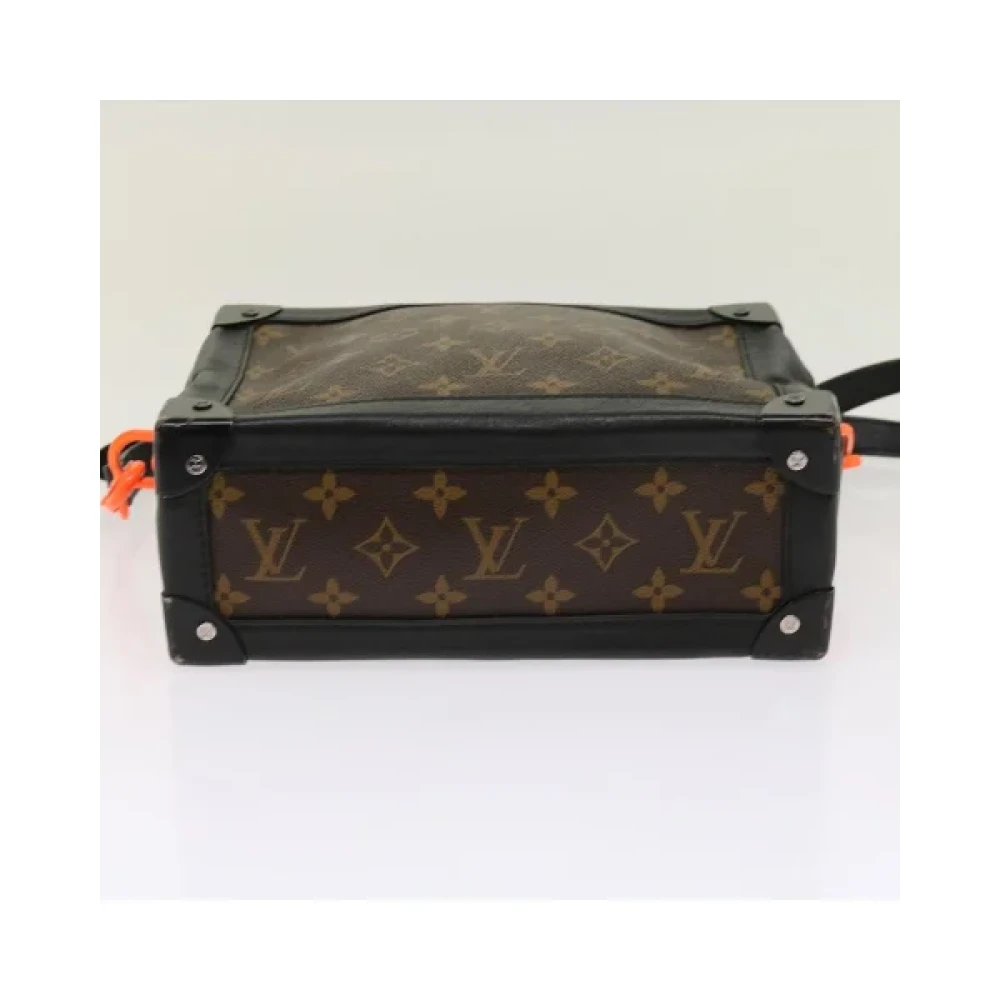Louis Vuitton Vintage Pre-owned Coated canvas shoulder-bags Brown Dames