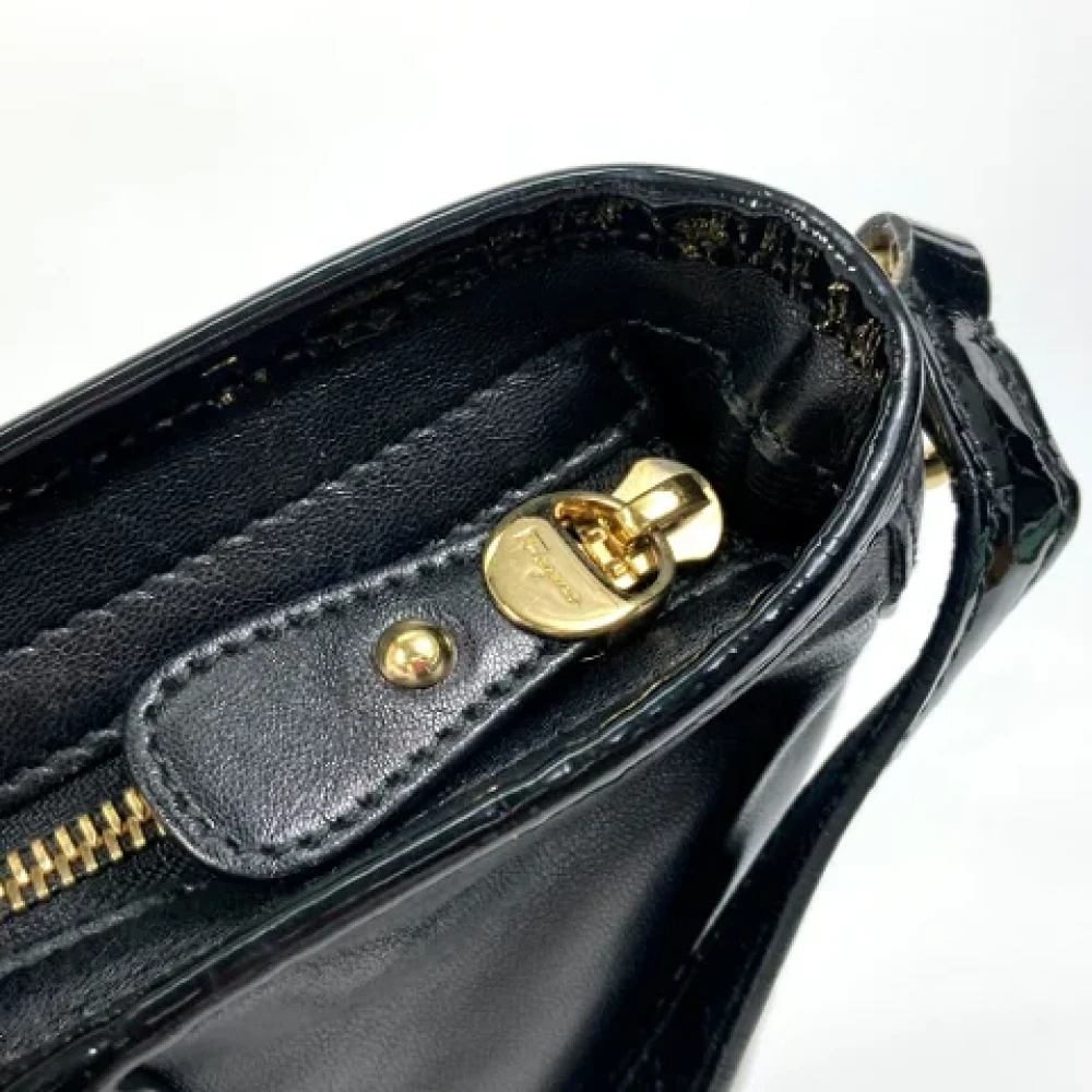 Salvatore Ferragamo Pre-owned Fabric shoulder-bags Black Dames