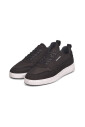 sneakers-noires-au-style-moderne