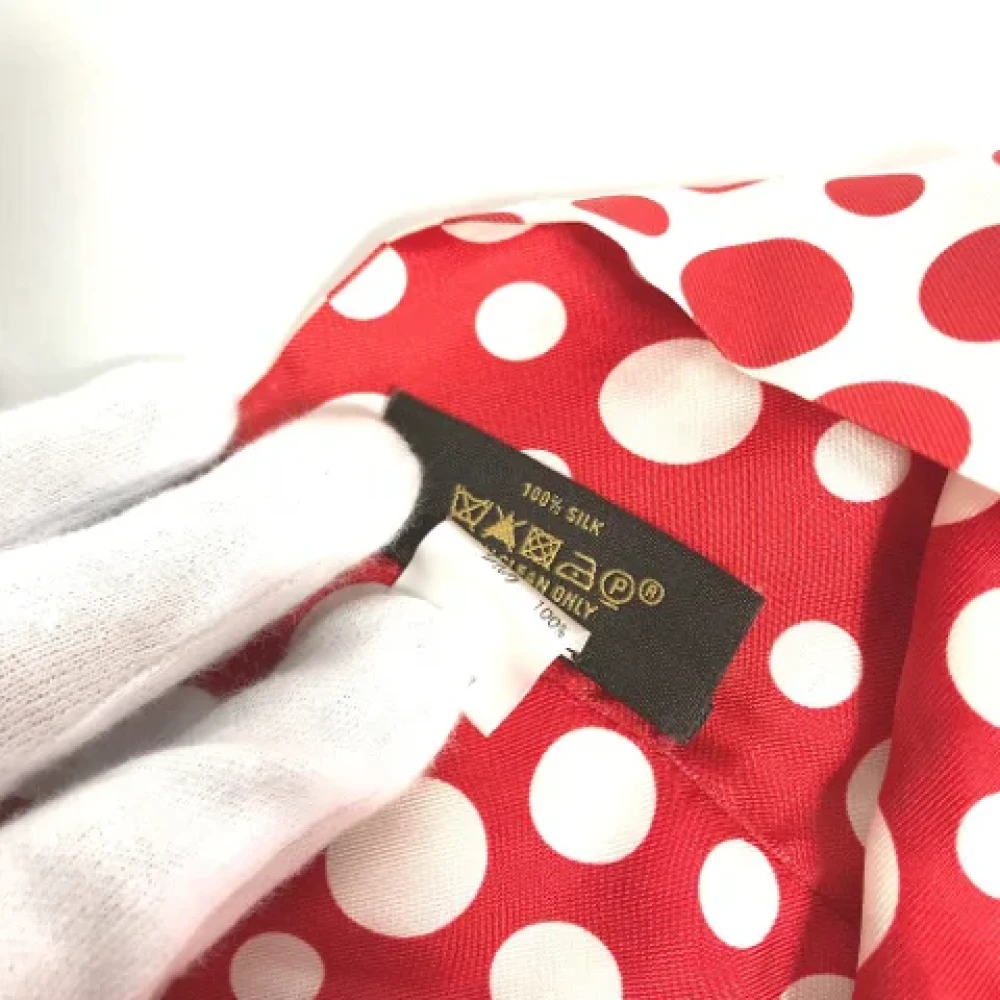 Louis Vuitton Vintage Pre-owned Silk scarves Red Dames