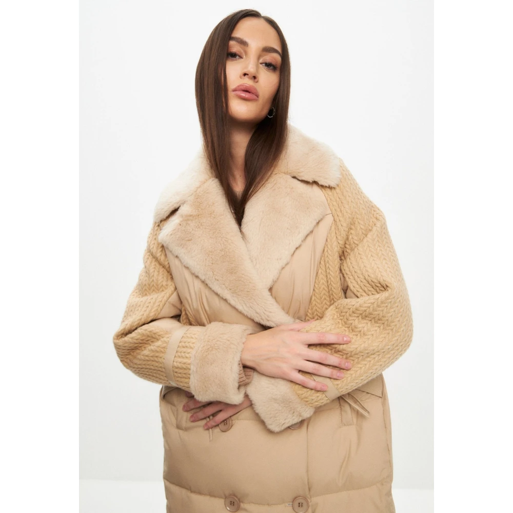 Cesare Gaspari Lange Gewatteerde Jas Oversized Stijl Beige Dames