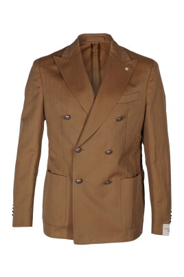 double-breasted-blazer-with-peak-lapel