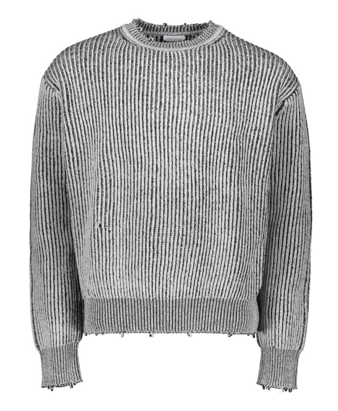 pull-en-laine-avec-bords-uses