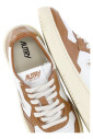 sneakers-en-cuir-blanc-avec-details-contrastants