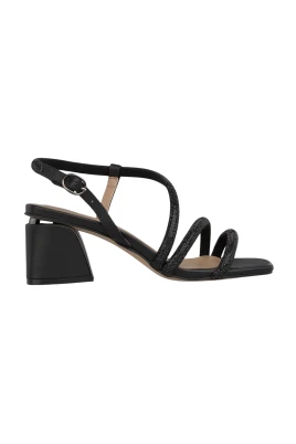 Sandal med mittrem och smycken